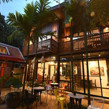 Hotel The Eight Ratvithi House Chiang Mai Exterior foto