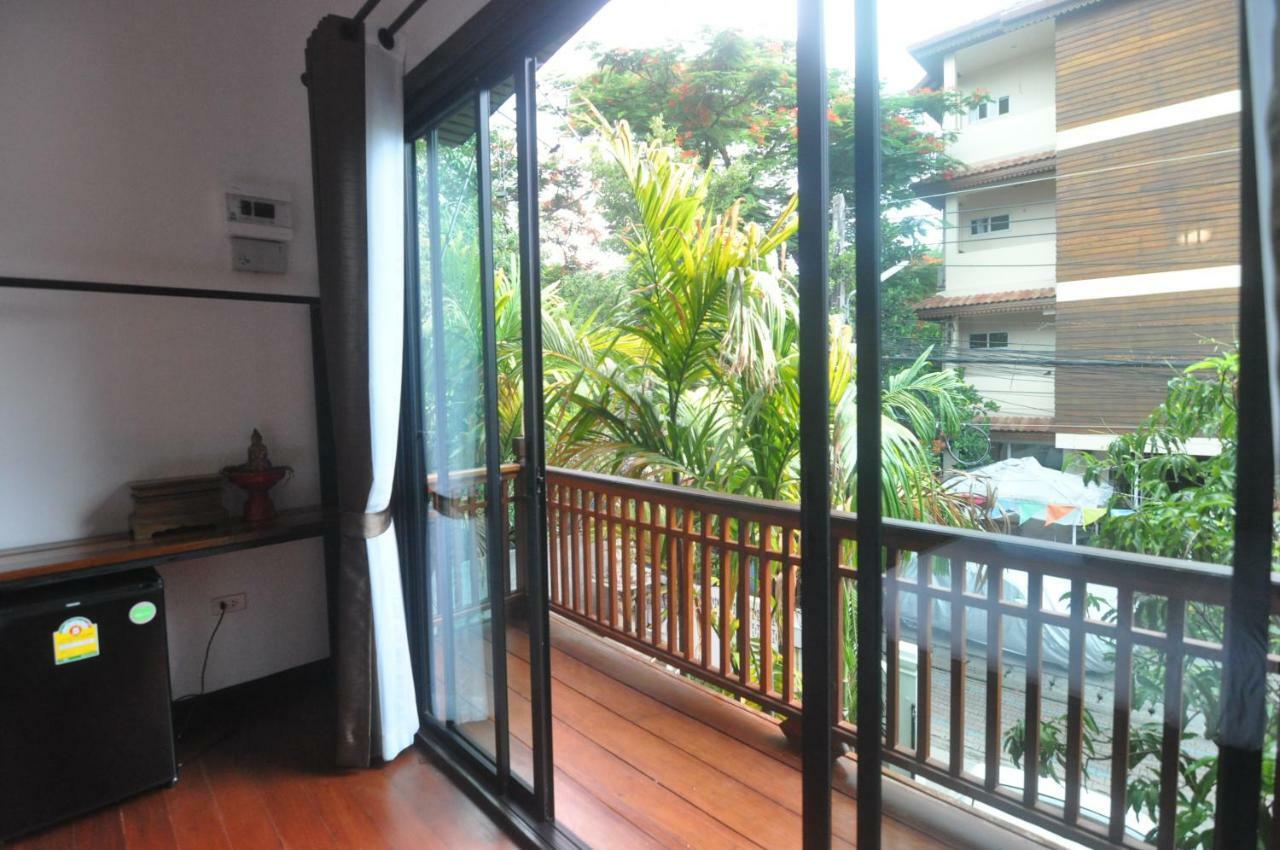 Hotel The Eight Ratvithi House Chiang Mai Exterior foto