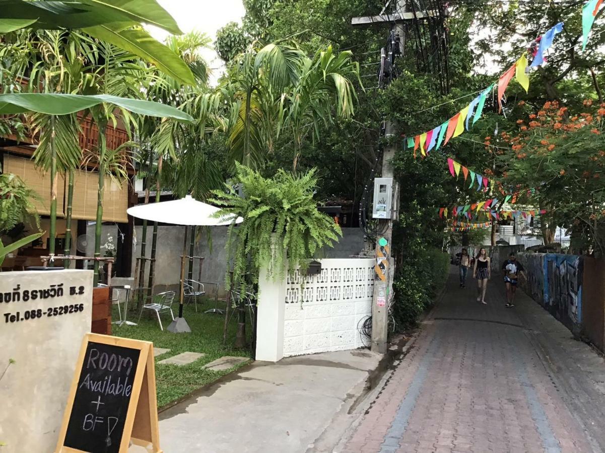 Hotel The Eight Ratvithi House Chiang Mai Exterior foto