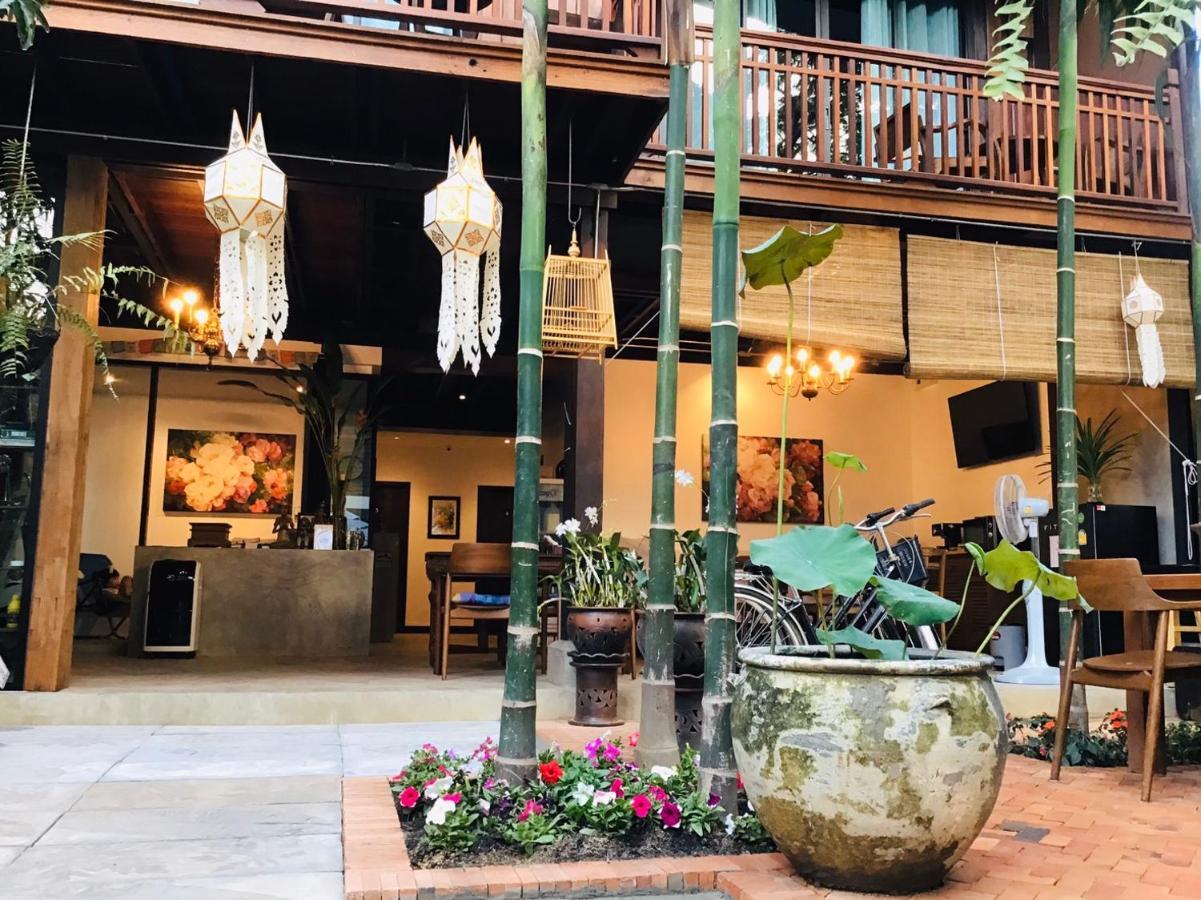Hotel The Eight Ratvithi House Chiang Mai Exterior foto