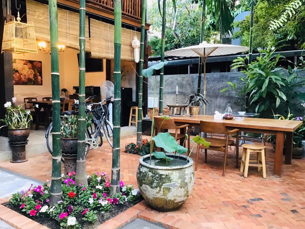 Hotel The Eight Ratvithi House Chiang Mai Exterior foto